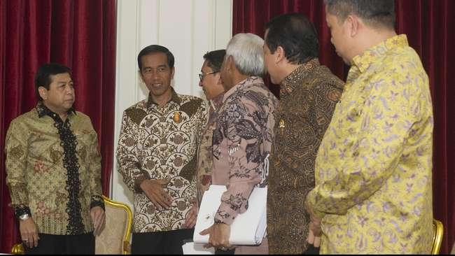 Jokowi Menolak Revisi UU Pilkada Dampaknya Terjadi Bakar-Bakaran