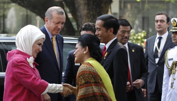 Hebat! Presiden Jokowi Sama Dengan Hollande dan Barack Obama