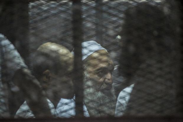 Junta Militer Mesir Menghukum Mati 10 Tokoh al-Qaidah