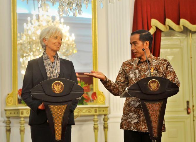 Rupiah Mendekati Rp 15.000/1USD, Utang Indonesia $ 304,25 Miliar!