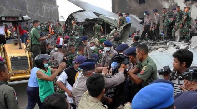 Kapuspen TNI: 79 jenasah korban Hercules telah dievakuasi