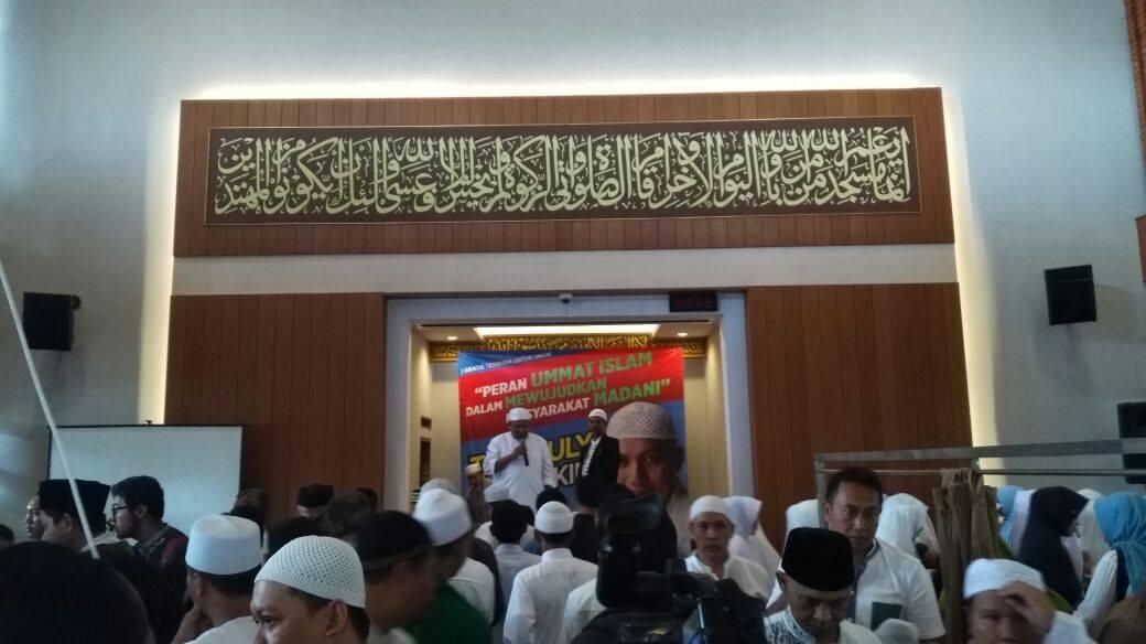 Tingkatkan Ketakwaan, Ribuan Umat Islam Hadiri DZikir Bersama Ustad Arifin Ilham