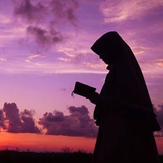 Muslimah Pasca Menikah, Antara Dakwah dan Keluarga