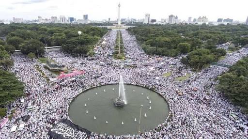 Aksi Bermartabat 212: Silent Majority dan Revolusi Putih 