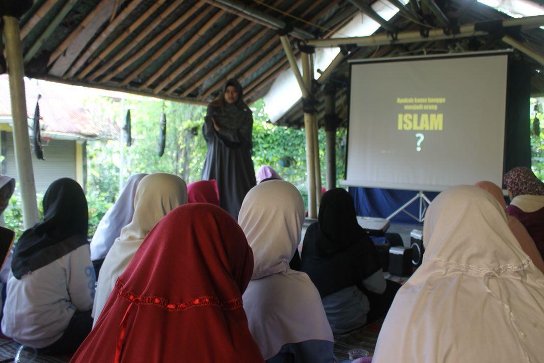 Bangun Kebanggaan Terhadap Islam, MHTI Ciomas Gelar Dialog Interaktif Remaja