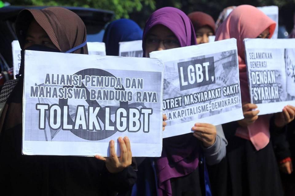 Syariat Islam Menjaga Keturunan: Menindak Tegas Seks Bebas dan Homoseks 