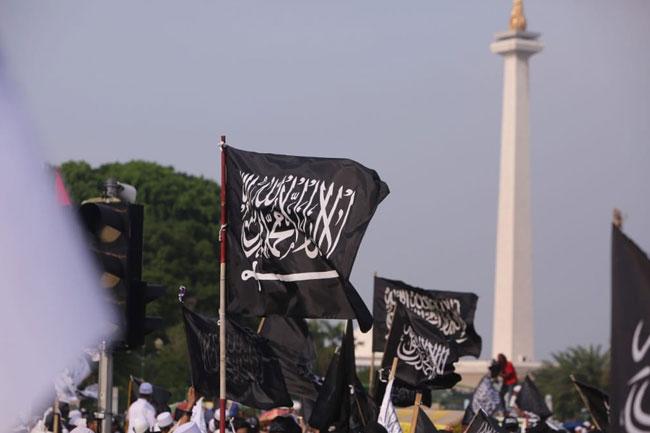 Menggali Bendera yang Terkubur