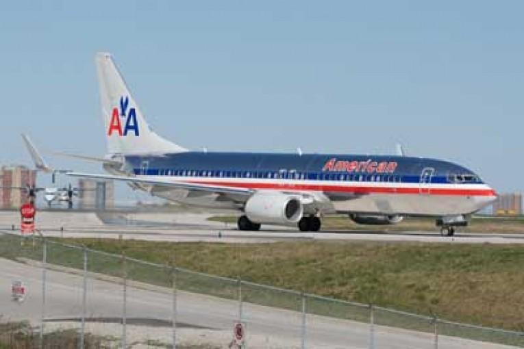 American Airlines Usir Penumpang Naik Pesawat Hanya Karena Seorang Muslim 