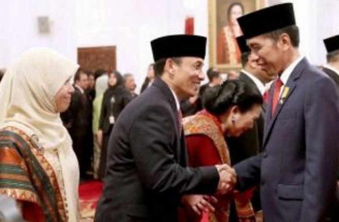 Mendapatkan Informasi dari Berbagai Sumber, Jokowi Berhentikan Menteri ESDM yang Baru Terpilih
