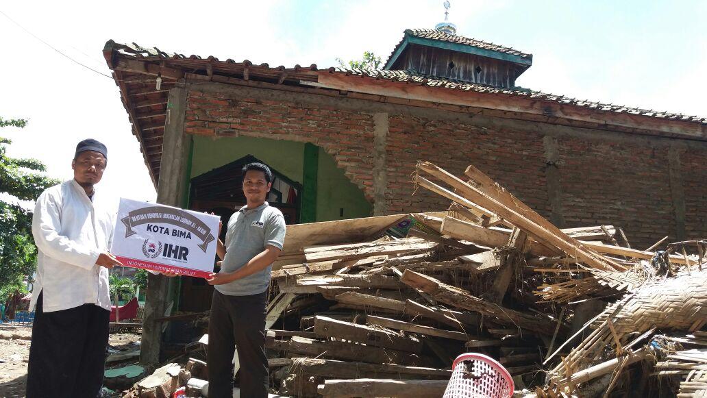 Rusak Parah, IHR Berikan Bantuan Renovasi Masjid Pesantren Hidayatullah Kota Bima 