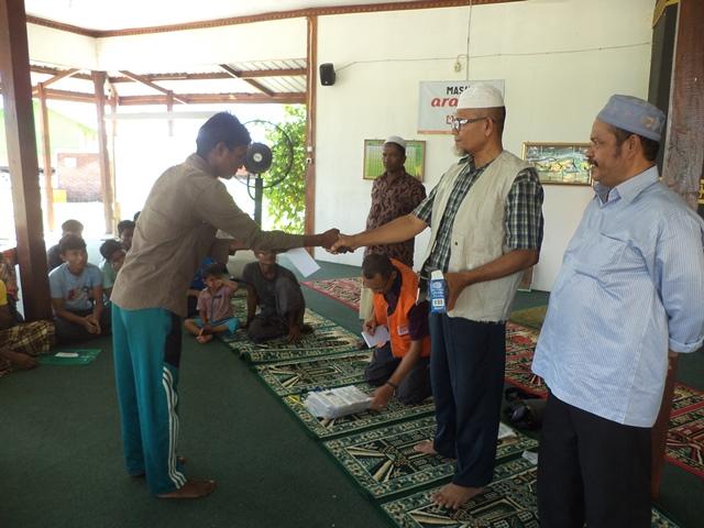 Dewan Dakwah Aceh Berikan Bantuan untuk Muslim Rohingya