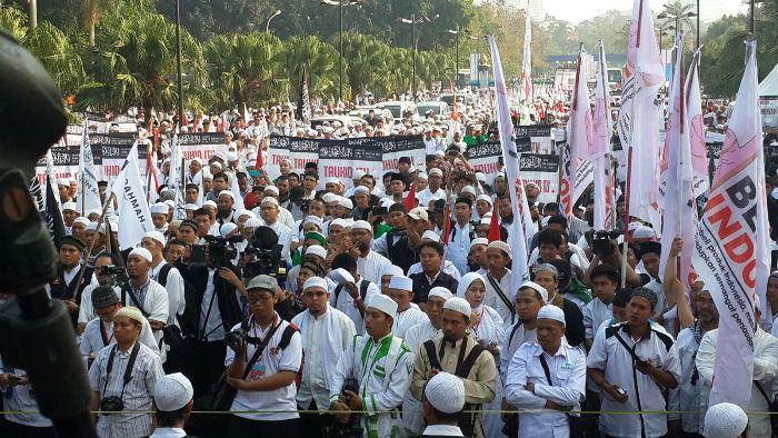 Ratusan Ribu Umat Islam Bersatu di Ibu Kota Indonesia Serukan Tauhid