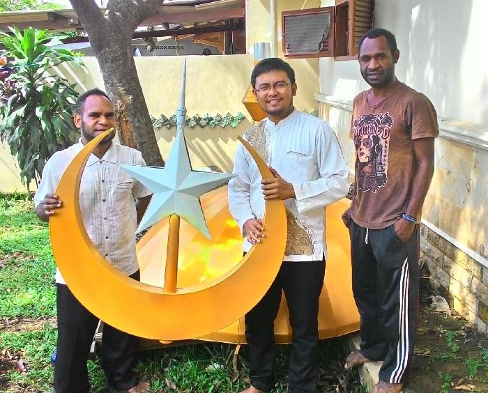 Kubah untuk Masjid Al Aqsha Papua 