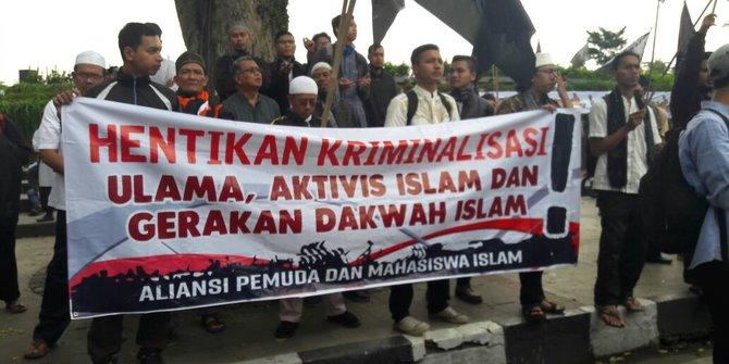 Buah Simalakama Politik Indonesia