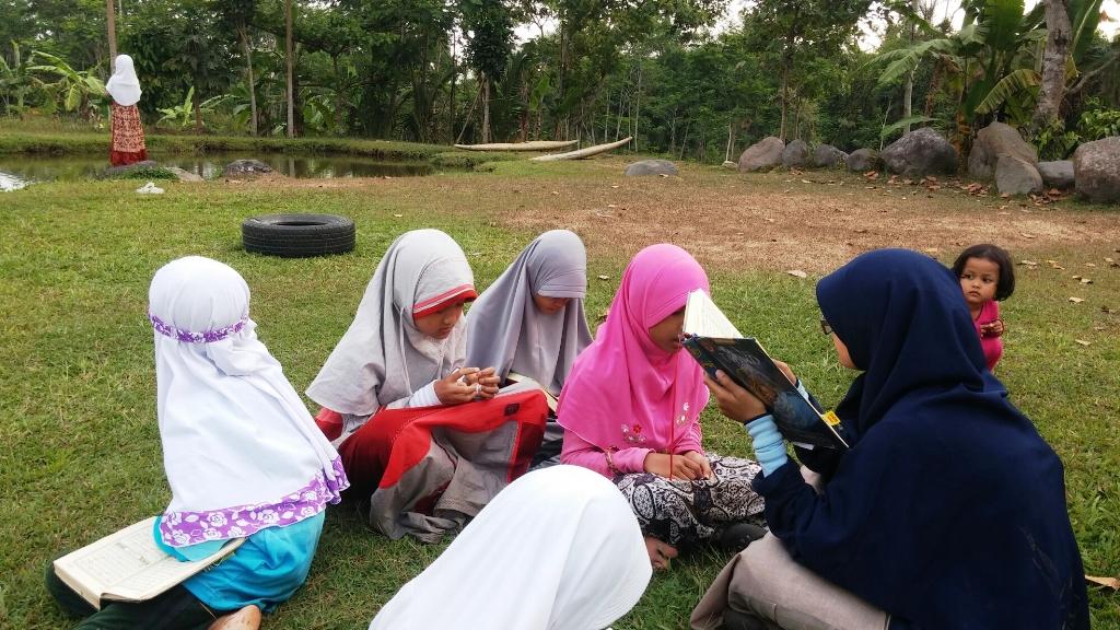 Mendidik Anak Gadis Untuk Menyaiapkan Peran Strateginya