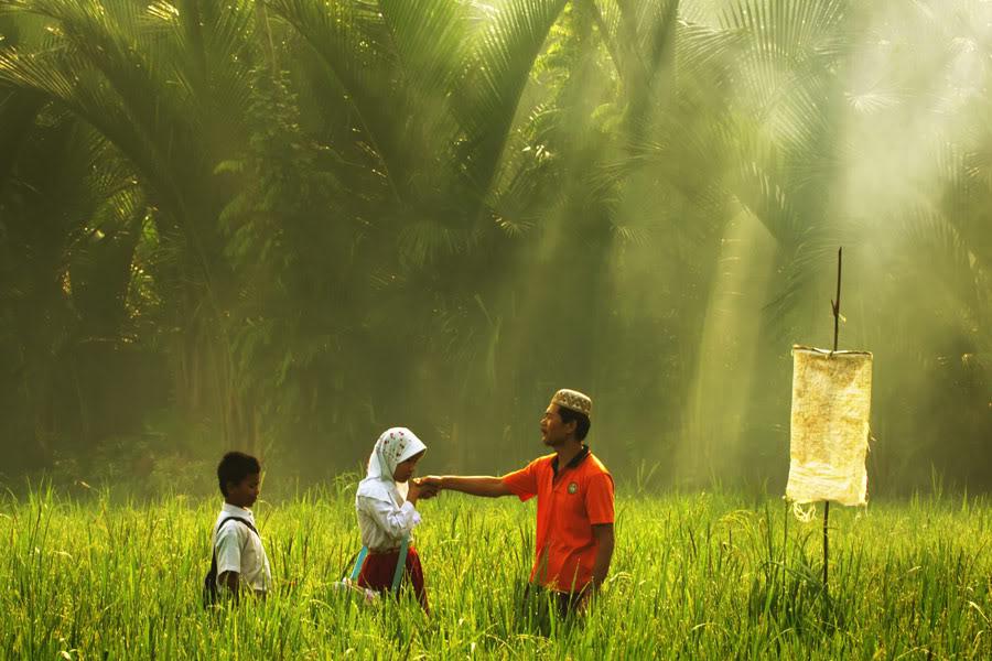 Orang Tua Sebagai Perisai Bagi Anak dalam Menghadapi Pendidikan Sekuler