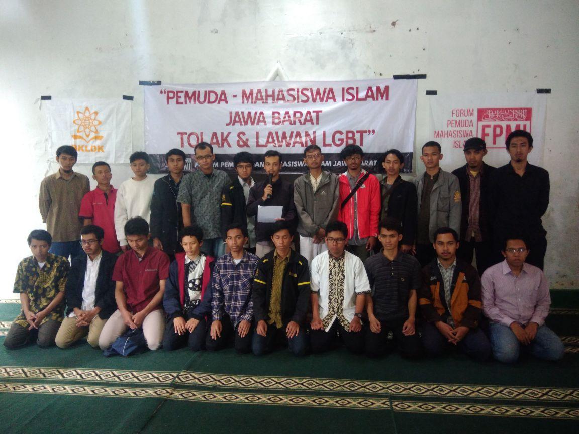 Tolak LGBT, Tolak Ide Kebebasan dan HAM Selamatkan Generasi dengan Syariah