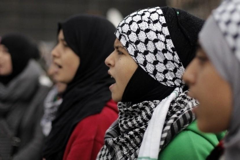 Ibu Pejuang Islam, Peduli Anak-Anak Dunia