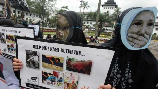 Produk Ibu Era Kapitalisme, Kehilangan Fitrahnya