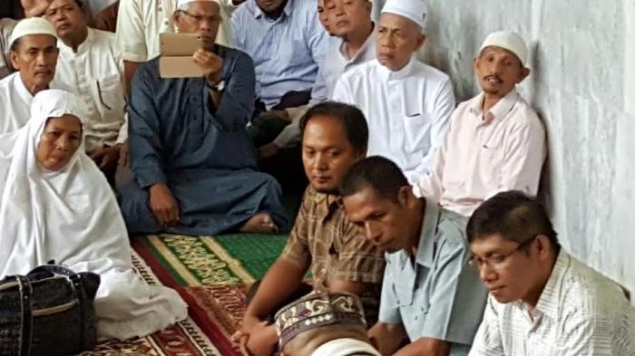 Empat Tahun Belajar Islam, Pimpinan Kristen Ortodok dan Pengikutnya Masuk Islam di Lhokseumawe