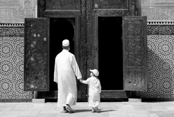 Mendidik Anak Menjadi Muslim yang Taat