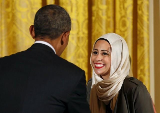 Gelar Buka Bersama di Gedung Putih, Obama Dekati Gadis Pejuang Hak Berhijab 