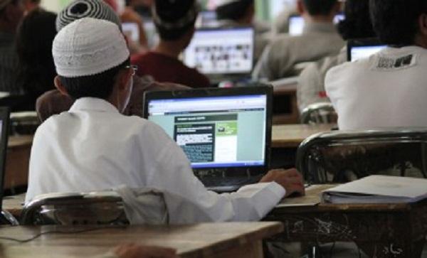 Mensos Khofifah: Pesantren Harus Lakukan Adaptasi di Era Digital