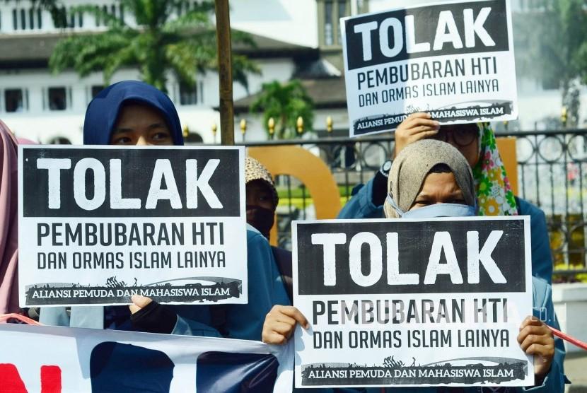 Mengapa Mengkriminalkan Ajaran Islam?