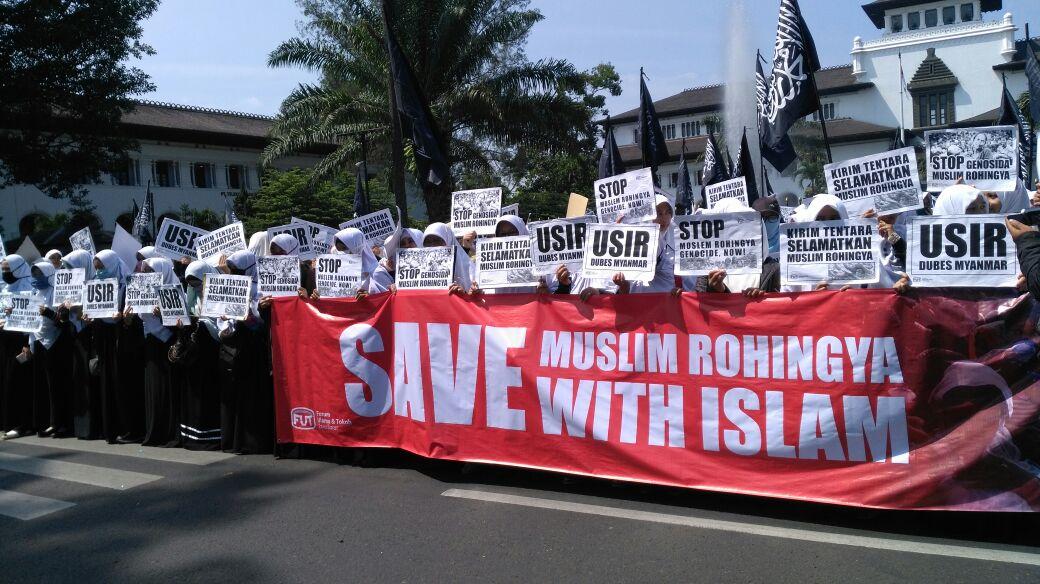 Aksi Solidaritas untuk Rohingya di Bandung, Pemerintah Harus Kirim Pasukan ke Myanmar