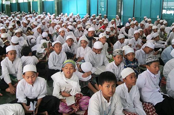 Preman (belum) Pensiun dan Dunia Pesantren