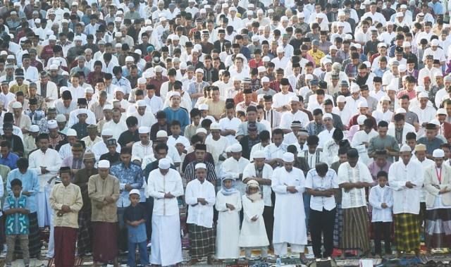 Takbir Berkumandang, Goncangan Menghilang