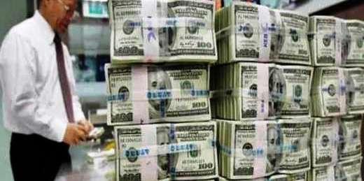 Ekonomi Indonesia di Ambang Krisis, Rakyat Siap Tarik Uang di Bank?