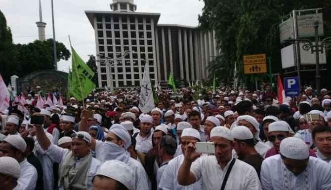 Dewan Syariah Kota Surakarta Turunkan Ribuan Massa untuk Aksi 212 di Jakarta