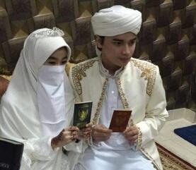 Menang Debat, Putra KH Arifin Ilham Berusia 17 Tahun Nikahi Gadis Mualaf Etnis Tionghoa