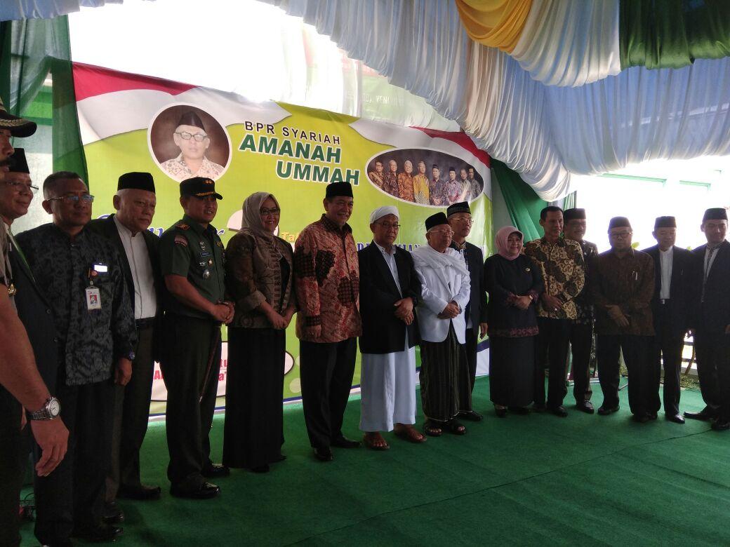 Wagub Deddy Mizwar Anjurkan Masyarakat Pilih Bank Syariah karena Berkah