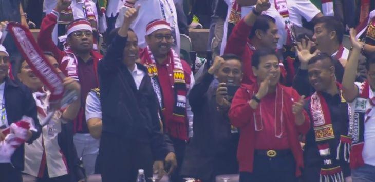 Hadir pada Pertandingan Piala AFF Indonesia vs Vietnam, Jokowi Diteriaki Suporter 
