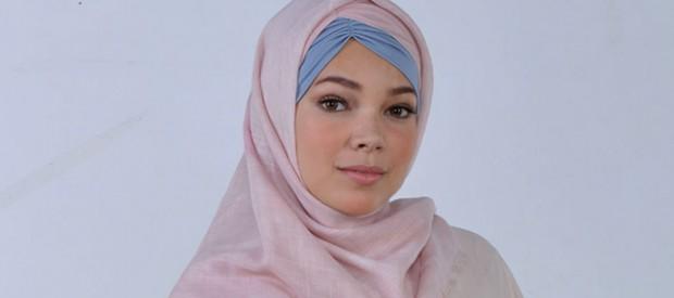 Dewi Sandra: Menentang Poligami Berarti Menentang Allah