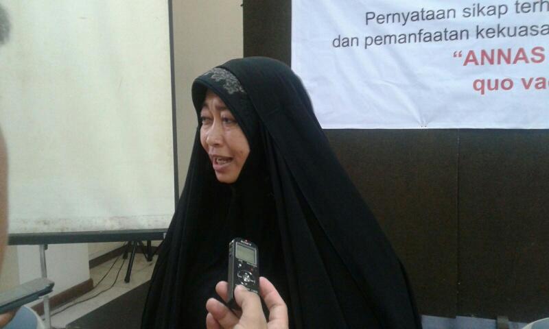 Di Kantor LBH Jakarta, Emilia Renita Cerita Perceraiannya dengan Jalaluddin Rakhmat