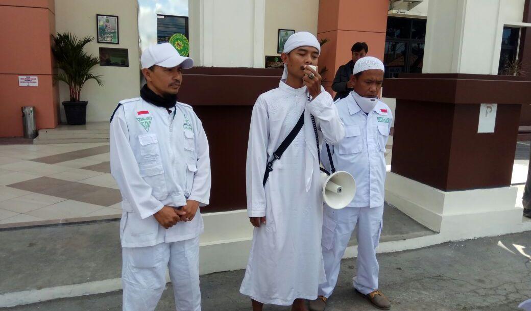 Image result for Ketua Front Pembela Islam Kabupaten Klaten Suyadi Al Abu Fatih.