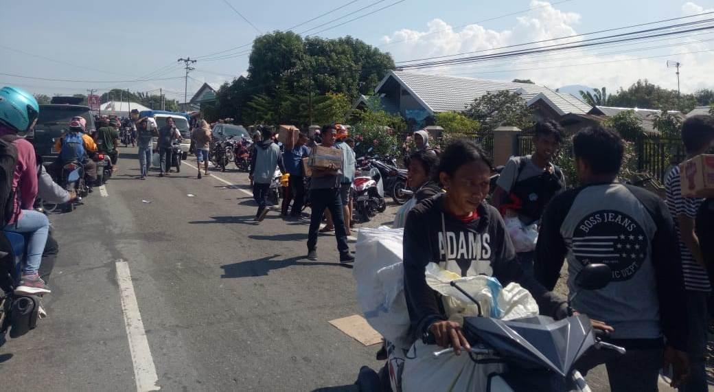 Setelah Minimarket, Warga Palu Juga Kuasai SPBU dan Pelabuhan