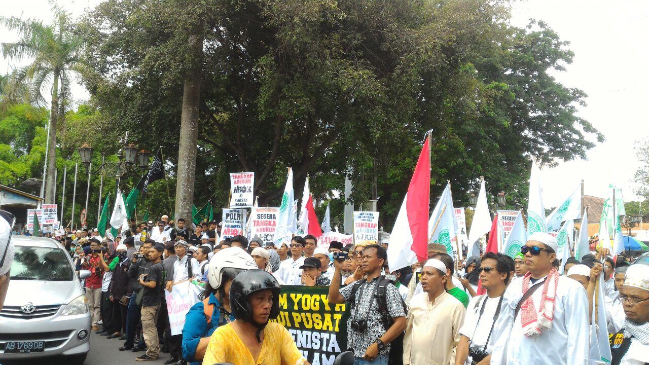 Ribuan Massa Umat Islam Yogyakarta Gelar Aksi Bela Islam Tuntut Ahok Diadili