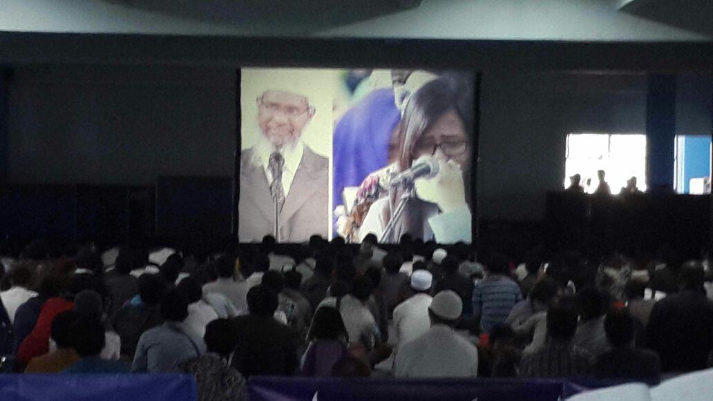 Enam Orang Bersyahadat pada Acara Zakir Naik, Panitia: Itu Kami Tidak Setting