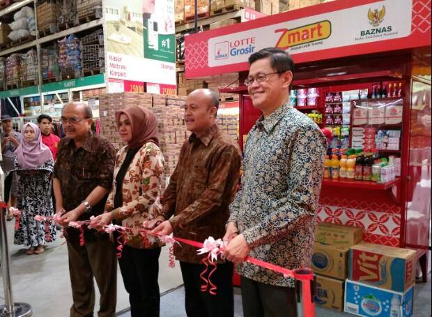 Lotte Gandeng Baznas Beri Modal Usaha kepada Mustahiq