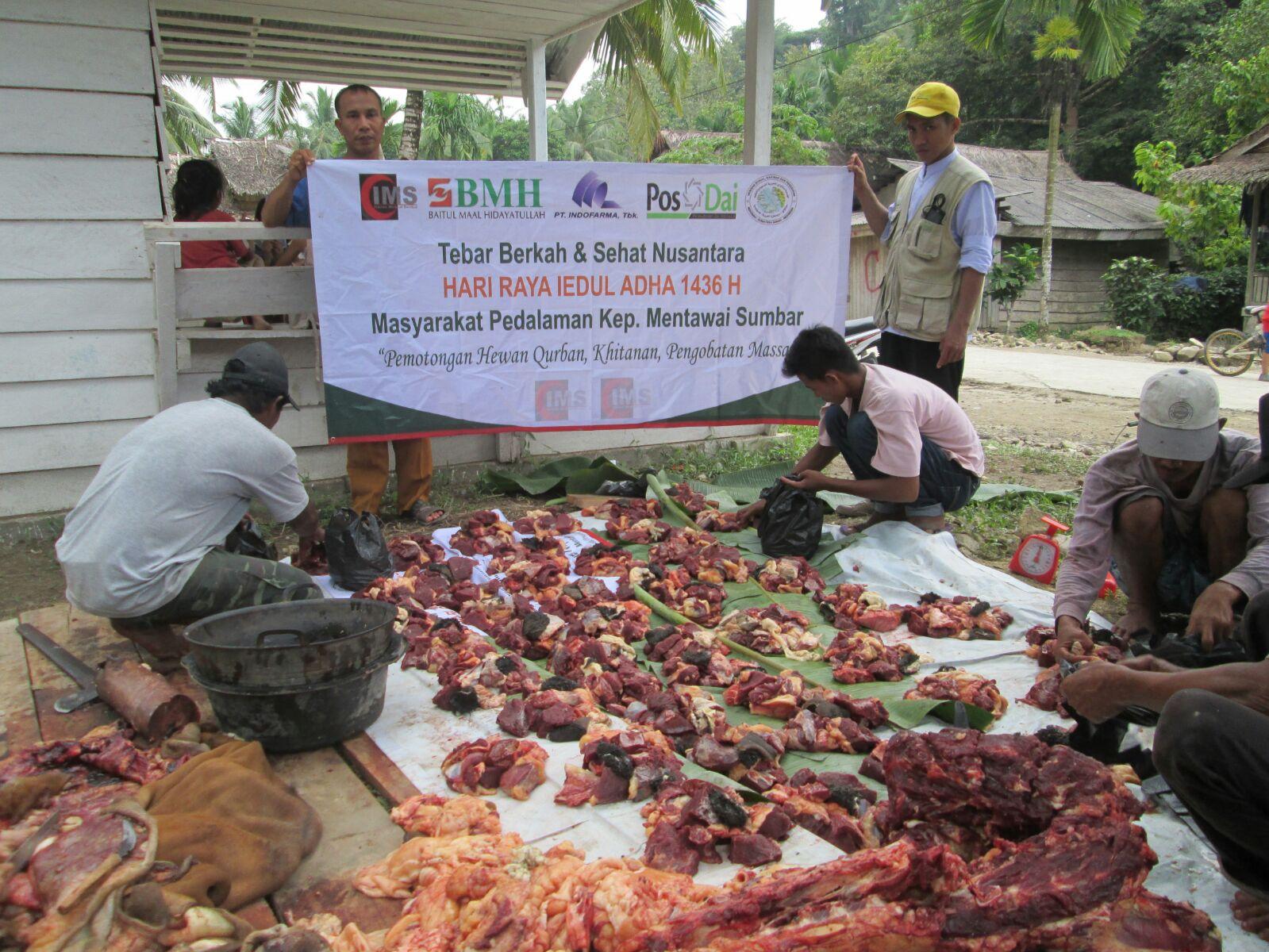 IMS Tebar Hewan Qurban untuk Muallaf Kepulauan Mentawai