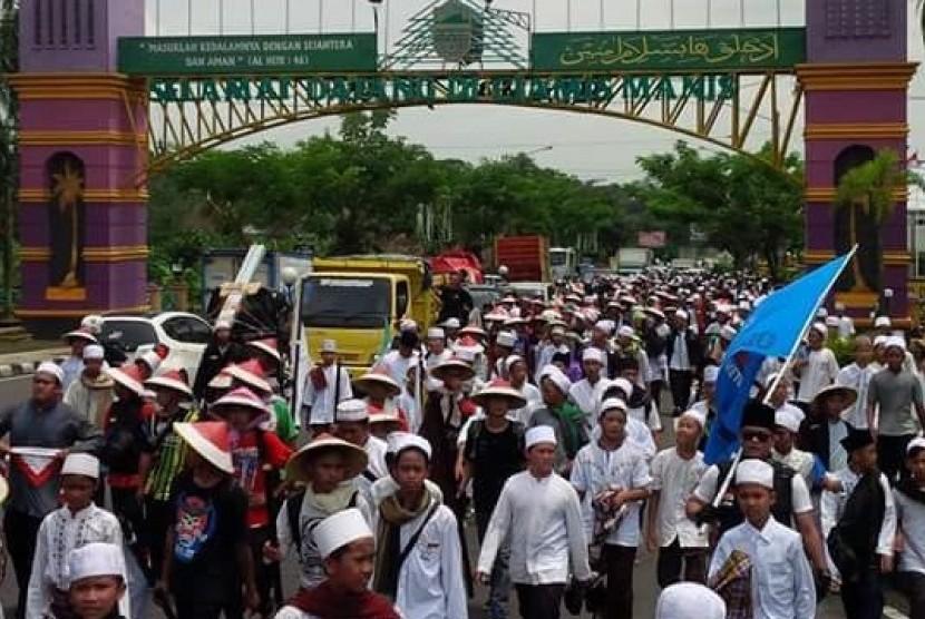 Rabu Dini Hari, Umat Islam Ciamis Pejalan Kaki Tiba di Bandung