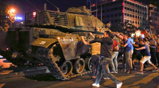 Kudeta Turki dalam Bayang-bayang Ketakutan Barat