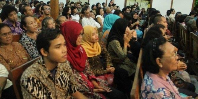 Ikut Misa Natal, Mahasiswa UIN Yogyakarta Shalat Maghrib dan Isya di Gereja