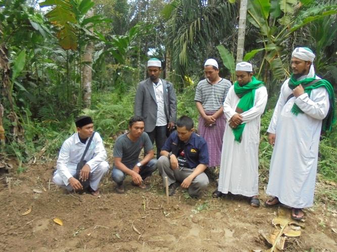 Berziarah ke Makam 'Syuhada' Aceh Singkil