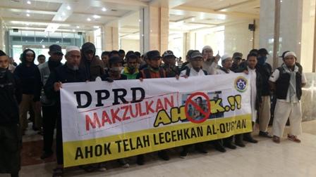 Video: Bakorpa dan Ormas Islam Datangi DPRD DKI Jakarta Tuntut Pemakzulan Ahok
