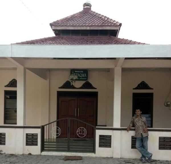 Sebuah Masjid di Semarang Digembok atas Usulan Yayasan Kristen?